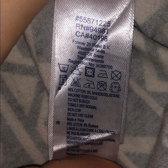 Forever 21 Mid-Drift Top - Picture 4 of 4